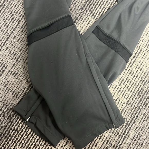 Women’s Nike Soccer Training Pants Size L NWT - Picture 4 of 4